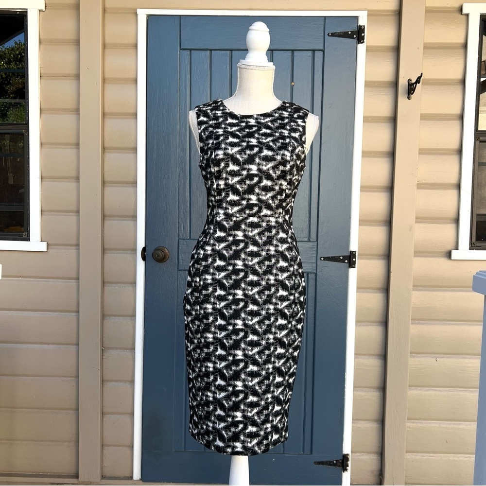 Calvin Klein Black and White Midi Dress Women’s Size 6